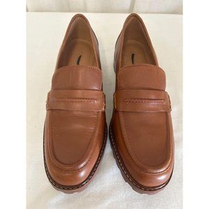 The Corinne Lugsole Loafer Item NE526 Size 7H